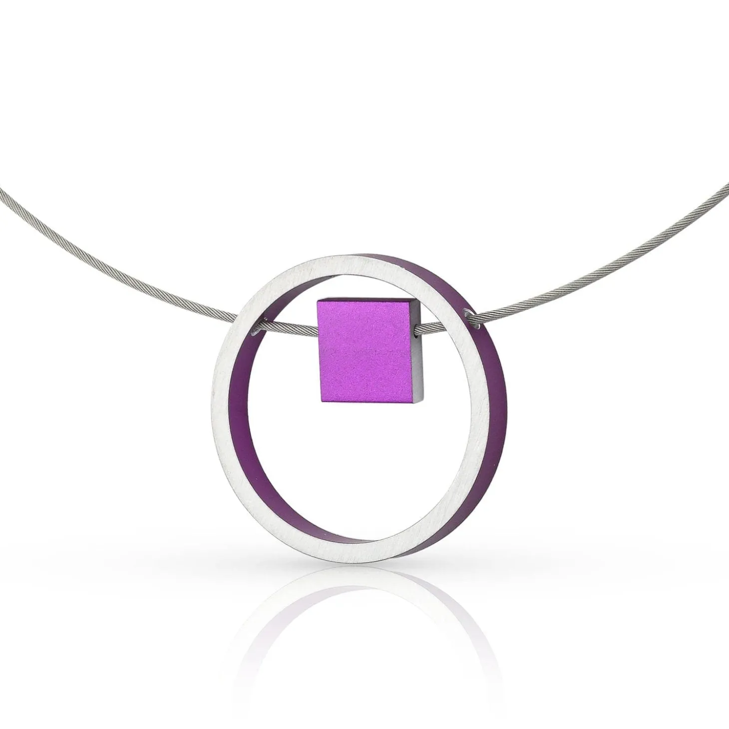 ketting_evy_paars_ring_me_1.webp Ketting EVY Paars Ring met vierkantje | C277P